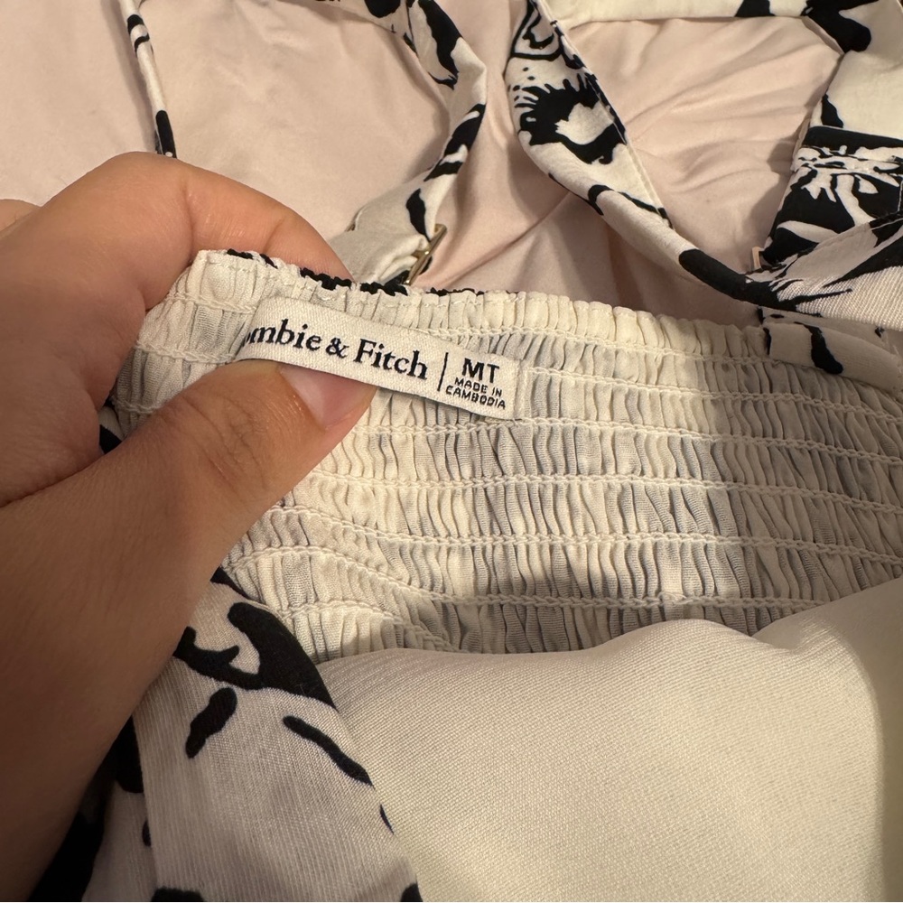 Abercrombie & Fitch Tall Black & White Floral Tiered Maxi Dress - Picture 8 of 10
